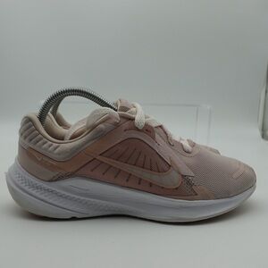 Nike Quest 5 Women Size 8.5 Shoes Pink Sneakers Athletic Running Training